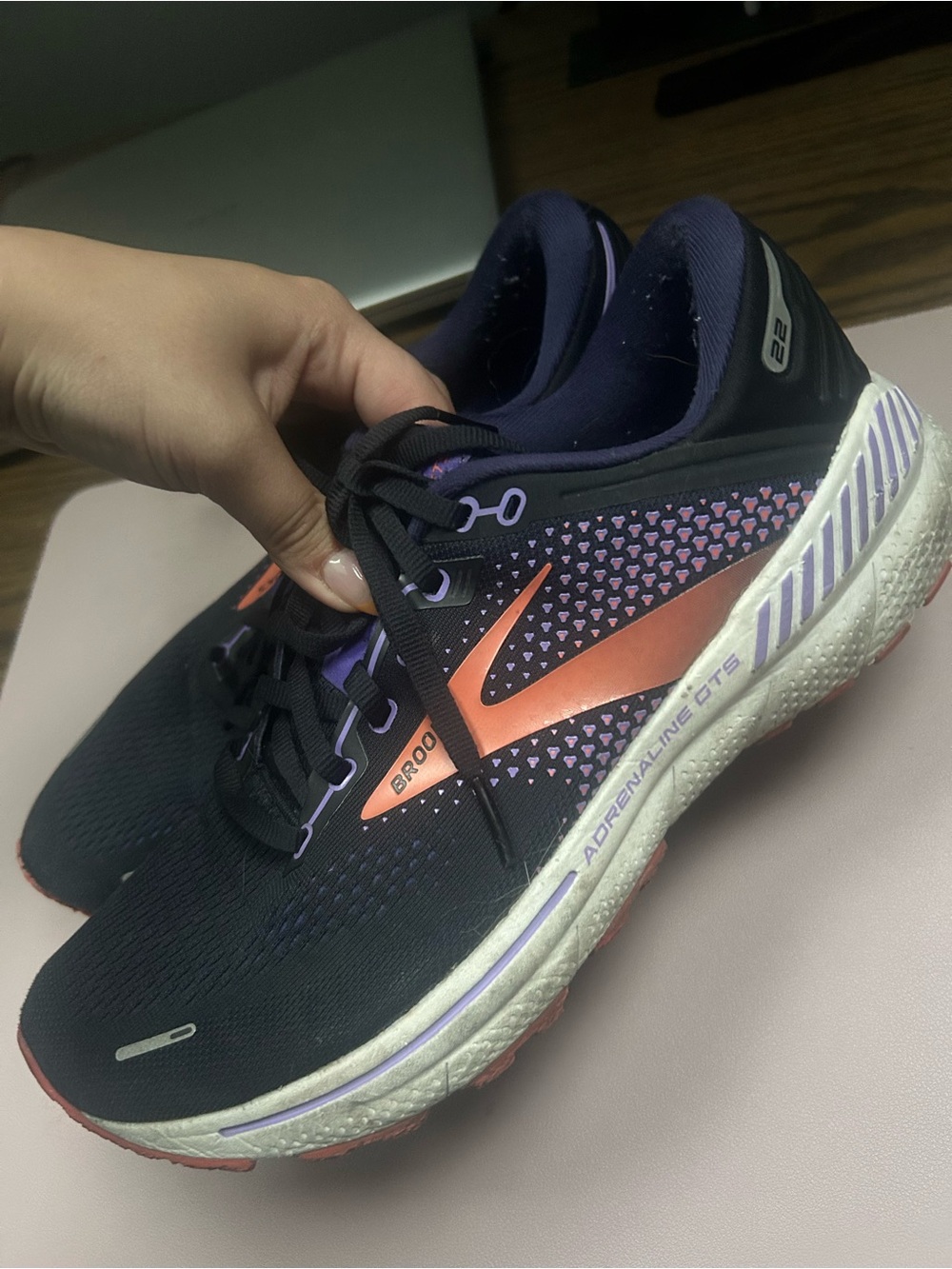 brooks running shoes